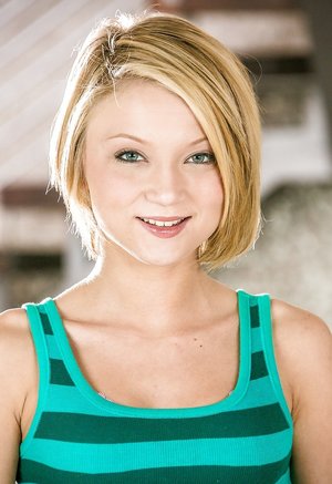 18 year old girl Cipriana A takes a cumshot in mouth after sex in mesh hosiery